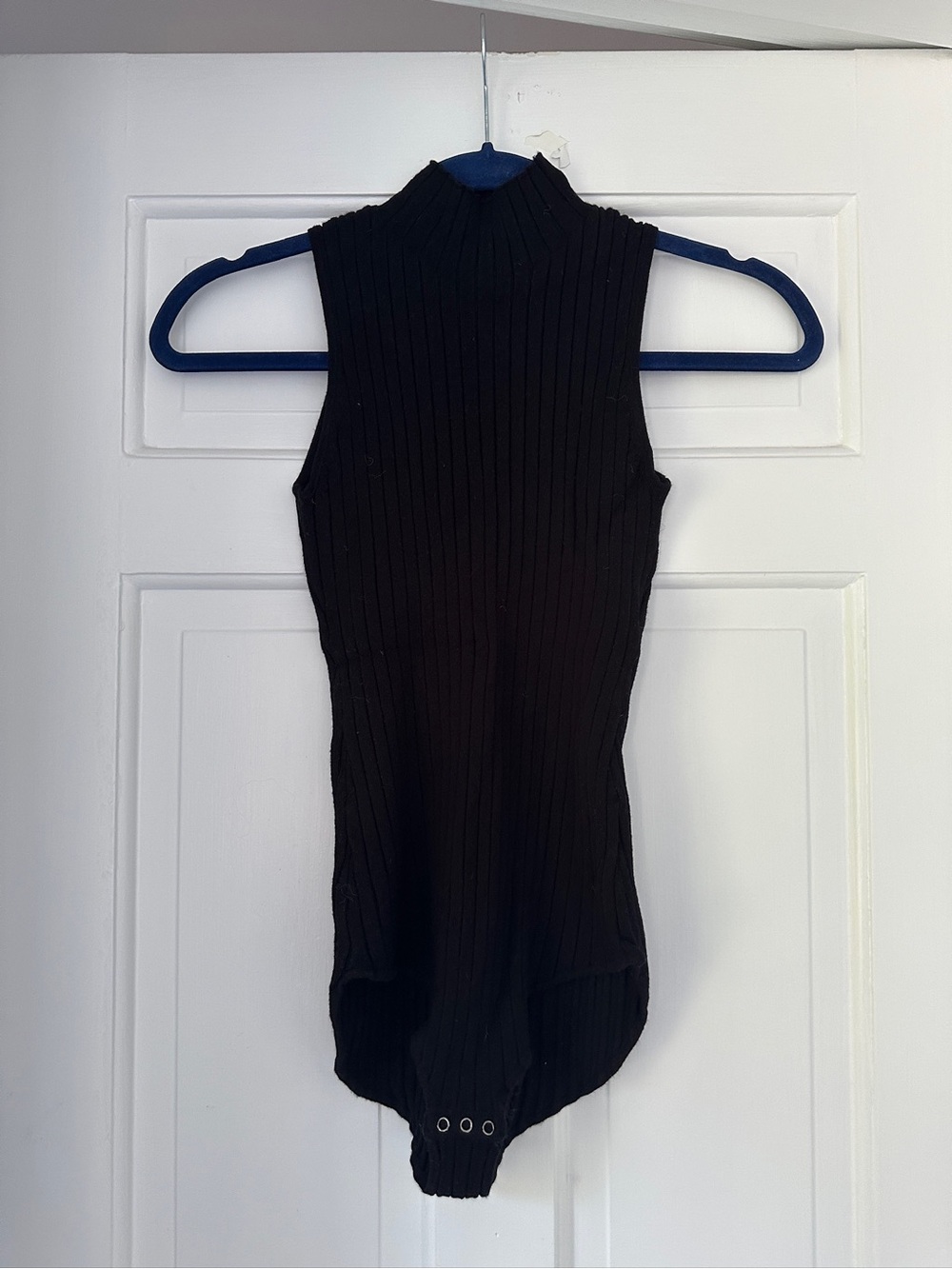 525 Black Sleeveless Ribbed Turtleneck Bodysuit in Size Extra Small